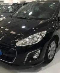 PEUGEOT 308 1.6 e-HDi 112cv S&S 5p Allure PEUGEOT 308 1.6 e-HDi 112cv S&S 5p Allure