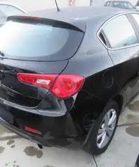 Alfa Romeo Giulietta (2010) 2.0 JTDm-2 140 CV Distinctive Alfa Romeo Giulietta (2010) 2.0 JTDm-2 140 CV Distinctive