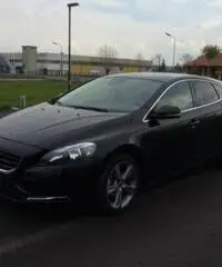 Volvo V40 D2 1.6 Momentum Volvo V40 D2 1.6 Momentum