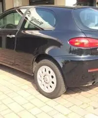 ALFA ROMEO 147 2.0 16V TS Selespeed 3p. Distinctive