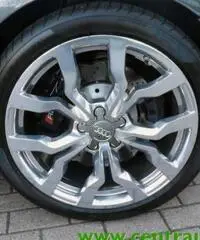AUDI R8 4.2 V8 FSI quattro S tronic AUDI R8 4.2 V8 FSI quattro S tronic