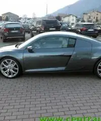 AUDI R8 4.2 V8 FSI quattro S tronic AUDI R8 4.2 V8 FSI quattro S tronic