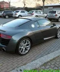 AUDI R8 4.2 V8 FSI quattro S tronic AUDI R8 4.2 V8 FSI quattro S tronic