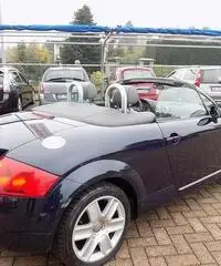 Audi TT Roadster 1.8 T  CV 180 cat  cabrio Audi TT Roadster 1.8 T  CV 180 cat  cabrio