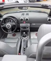 Audi TT Roadster 1.8 T  CV 180 cat  cabrio Audi TT Roadster 1.8 T  CV 180 cat  cabrio