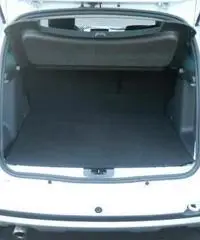 DACIA Duster 16 Laureate 4x4 105cv DACIA Duster 16 Laureate 4x4 105cv
