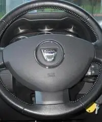 DACIA Duster 16 Laureate 4x4 105cv DACIA Duster 16 Laureate 4x4 105cv