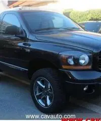 DODGE RAM 5.7L V8 HEMI Night Runner - AUTOCARRO - Disp. GPL