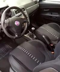 Fiat Grande Punto 1.4 T-Jet SPORT VetriOsc SPOILER Cerchi17 MINIGONN Fiat Grande Punto 1.4 T-Jet SPORT VetriOsc SPOILER Cerchi17 MINIGONN