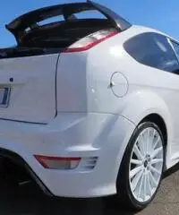 FORD Focus 2.5T 305CV 3p. RS Navi Pelle Xenon WRC AUTO FORD Focus 2.5T 305CV 3p. RS Navi Pelle Xenon WRC AUTO