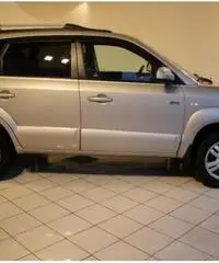HYUNDAI Tucson 2.0 CRDi 4WD VGT Dynamic HYUNDAI Tucson 2.0 CRDi 4WD VGT Dynamic