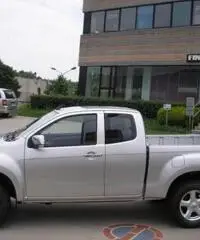 ISUZU D-Max 2.5 Space Cab Solar Plus A/T 4WD