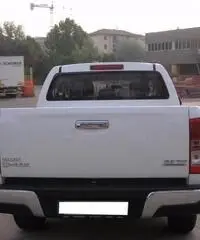 ISUZU D-Max 2.5 Crew Cab Quasar A/T 4WD