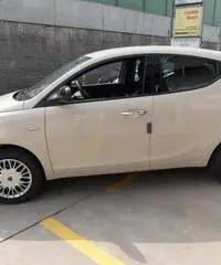 Lancia Ypsilon 1.2 69 CV 5 porte Gold X NEOPATENTATI