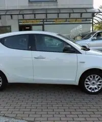LANCIA Ypsilon 1.2 69 CV 5 porte Silver