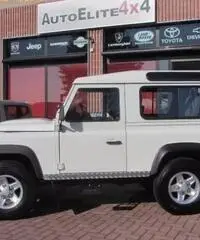 LAND ROVER Defender 90 2.4 TD4 Station Wagon E