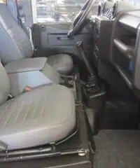 LAND ROVER Defender 90 2.4 TD4 Station Wagon E