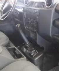 LAND ROVER Defender 90 2.4 TD4 Station Wagon E