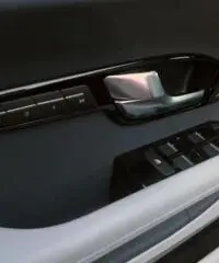 LAND ROVER Range Rover Evoque 2.0 Si4 5p. Prestige LAND ROVER Range Rover Evoque 2.0 Si4 5p. Prestige