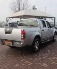 NISSAN Navara 2.5 dCi 4 porte Double Cab LE