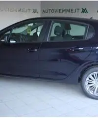 PEUGEOT 208 PureTech 82 5 porte Active PEUGEOT 208 PureTech 82 5 porte Active