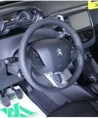 PEUGEOT 208 PureTech 82 5 porte Active PEUGEOT 208 PureTech 82 5 porte Active
