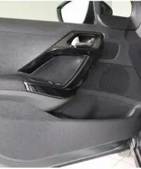 PEUGEOT 208 PureTech 82 5 porte Active PEUGEOT 208 PureTech 82 5 porte Active