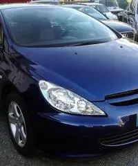 Peugeot 307 2.0 16V CABRIO con SENSORI DI PARCHEGGIO POST. Peugeot 307 2.0 16V CABRIO con SENSORI DI PARCHEGGIO POST.
