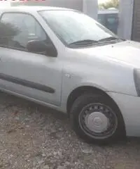 RENAULT Clio 1.5 dCi 65CV cat 3 porte Access Van cambializato RENAULT Clio 1.5 dCi 65CV cat 3 porte Access Van cambializato