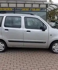 SUZUKI Wagon R+ 1.3i 16V cat 4x4 GL SUZUKI Wagon R+ 1.3i 16V cat 4x4 GL