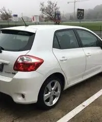 TOYOTA Auris 1.8 HSD 5 porte Active TOYOTA Auris 1.8 HSD 5 porte Active