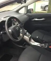 TOYOTA Auris 1.8 HSD 5 porte Active TOYOTA Auris 1.8 HSD 5 porte Active