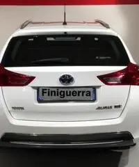 TOYOTA Auris Touring Sports 1.8 Hybrid Active Eco TOYOTA Auris Touring Sports 1.8 Hybrid Active Eco