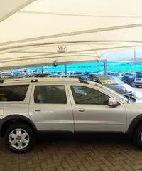 Volvo XC70 XC70 2.4 D5 AWD CROSS COUNTRY CV 185 CAMBIO AUT.