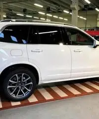 VOLVO XC90 D5 AWD Geartronic 7 posti Business Plus VOLVO XC90 D5 AWD Geartronic 7 posti Business Plus