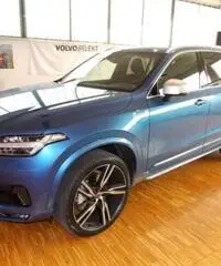 VOLVO XC90 D5 AWD Geartronic 7 posti R-design