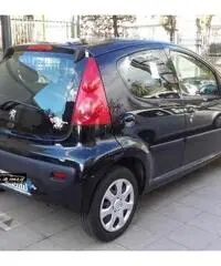 Peugeot 107 68cv 5P. Allure 2tronic sweet years