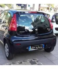 Peugeot 107 68cv 5P. Allure 2tronic sweet years