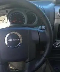 ISUZU D-Max 3.0 TD cat Crew Cab 4WD Pup. LS Aut. EU4 ISUZU D-Max 3.0 TD cat Crew Cab 4WD Pup. LS Aut. EU4