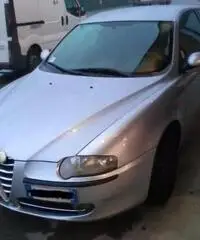 ALFA ROMEO 147 1.9 JTD 115 CV Distinctive ALFA ROMEO 147 1.9 JTD 115 CV Distinctive