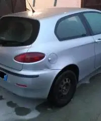 ALFA ROMEO 147 1.9 JTD 115 CV Distinctive ALFA ROMEO 147 1.9 JTD 115 CV Distinctive