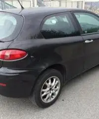 ALFA ROMEO 147 1.9 JTD (115 CV) cat 3p. Distinctive Interno Pelle ALFA ROMEO 147 1.9 JTD (115 CV) cat 3p. Distinctive Interno Pelle