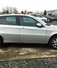 ALFA ROMEO 147 1.9 JTD (115 CV) cat 5p. Distinctive UNICO PROPR. ALFA ROMEO 147 1.9 JTD (115 CV) cat 5p. Distinctive UNICO PROPR.