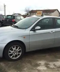 ALFA ROMEO 147 1.9 JTD (115 CV) cat 5p. Distinctive UNICO PROPR. ALFA ROMEO 147 1.9 JTD (115 CV) cat 5p. Distinctive UNICO PROPR.