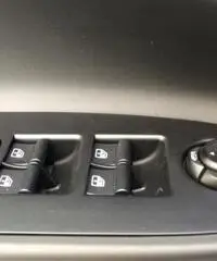 ALFA ROMEO Giulietta 1.6 JTDm 120 CV SUPER +Navi+Vetri scuri+ ALFA ROMEO Giulietta 1.6 JTDm 120 CV SUPER +Navi+Vetri scuri+