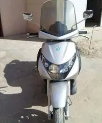 Vendo beverly 125