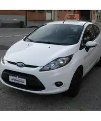 FORD Fiesta + 1.2 60CV 3 porte OK NEOPATENTATI FORD Fiesta + 1.2 60CV 3 porte OK NEOPATENTATI