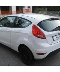 FORD Fiesta + 1.2 60CV 3 porte OK NEOPATENTATI FORD Fiesta + 1.2 60CV 3 porte OK NEOPATENTATI