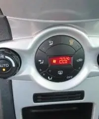 FORD Fiesta 1.2 82 CV 3 porte Titanium