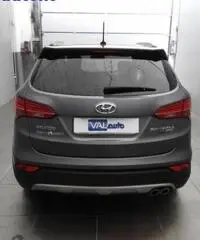 HYUNDAI Santa Fe 2.2 CRDI VGT A/C COMFORT 4WD-Garantita!!! HYUNDAI Santa Fe 2.2 CRDI VGT A/C COMFORT 4WD-Garantita!!!